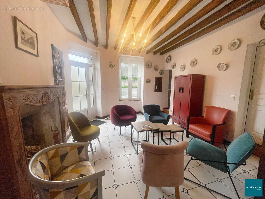 Maison à CONDE-SUR-NOIREAU