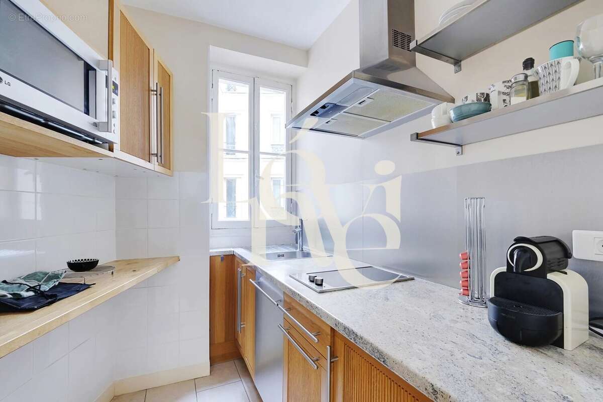 Appartement à PARIS-17E