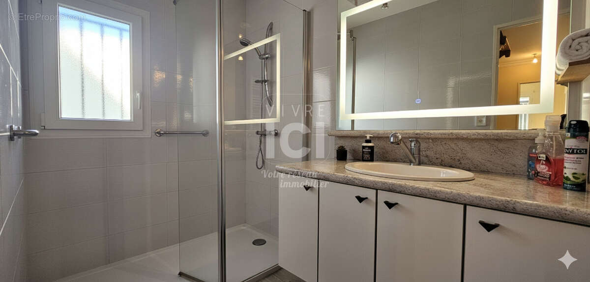 Maison à SAINTE-LUCE-SUR-LOIRE