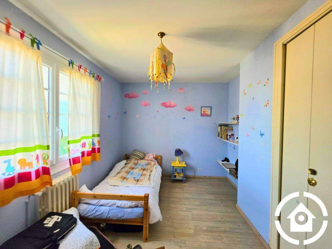 Maison à GENSAC-LA-PALLUE