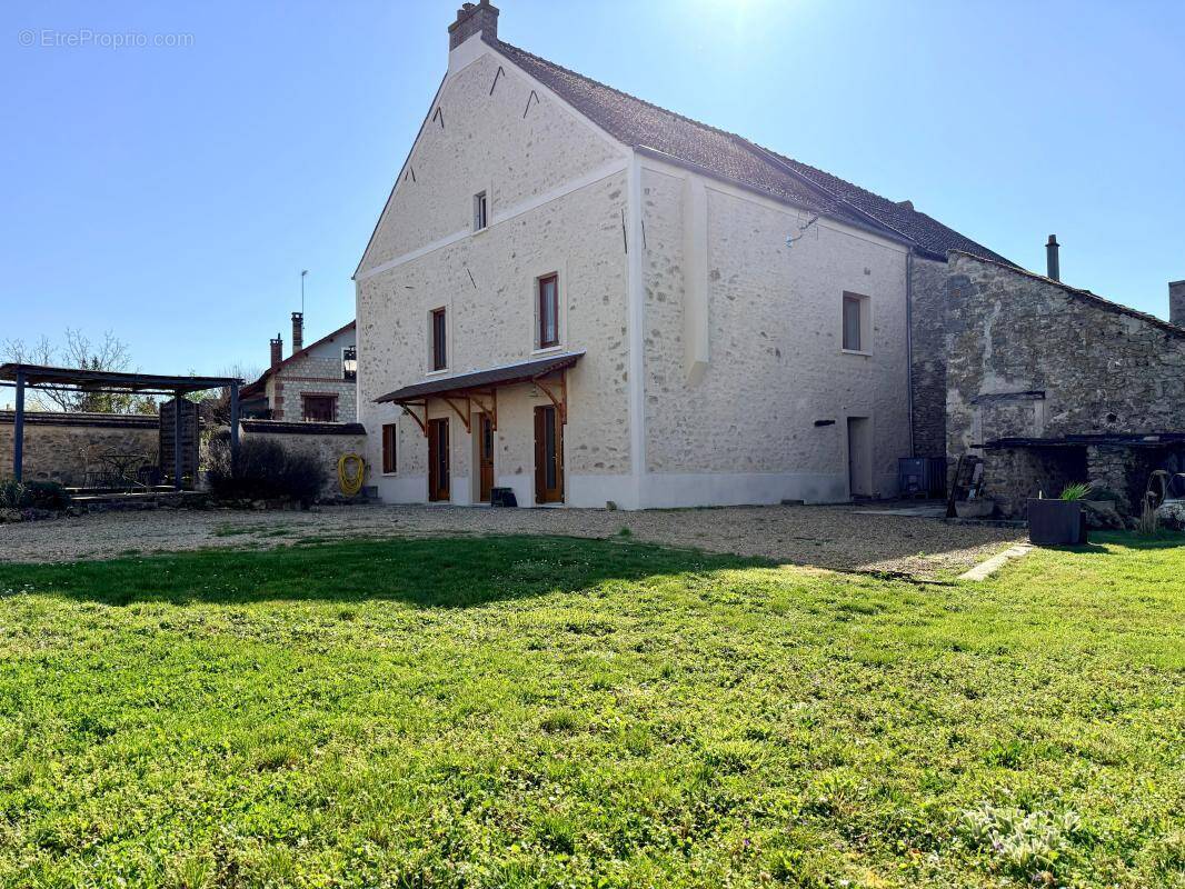 Maison à BOURAY-SUR-JUINE