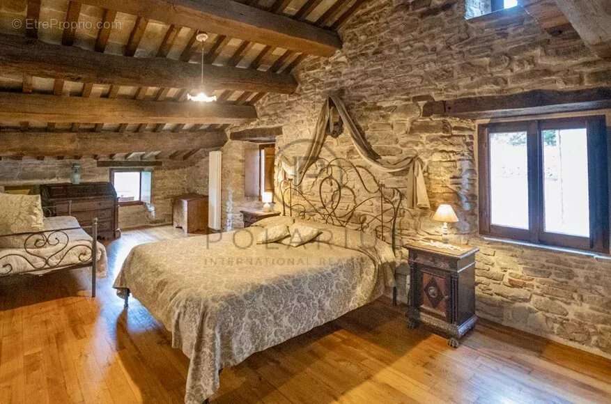 Château-hameau du XIIe siècle - photo 5