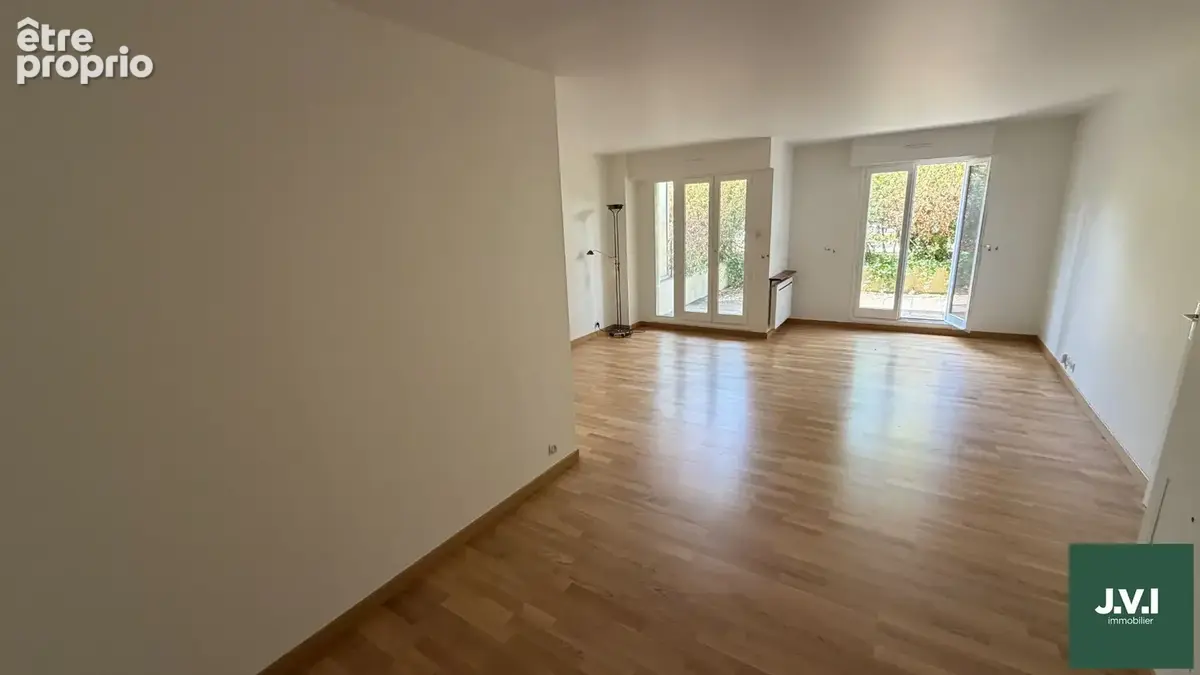 A VENDRE Appartement Enghien Les Bains 4 pièce(s) 79 m² - photo 4