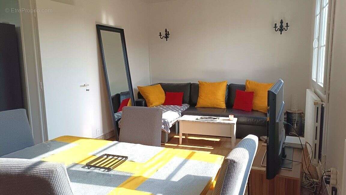 Maison à ARGENCES