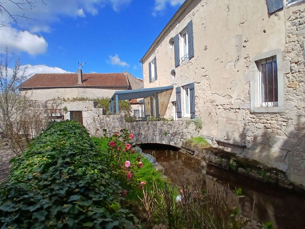 Maison à LORMES