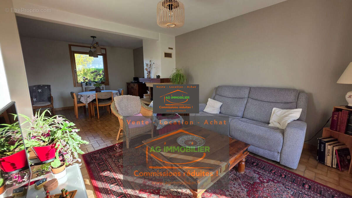 Maison à MONTGERMONT