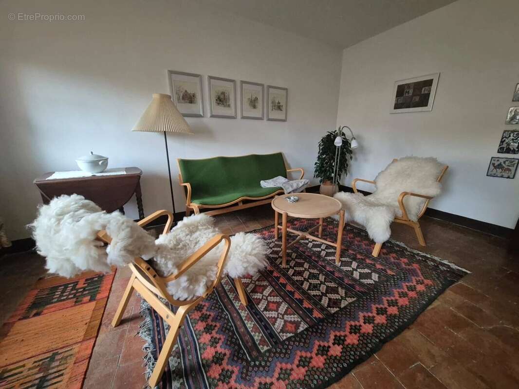 Appartement à COTIGNAC