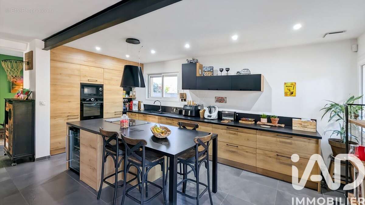 Maison 156 m² à Bagnols-Sur-Ceze  - photo 6