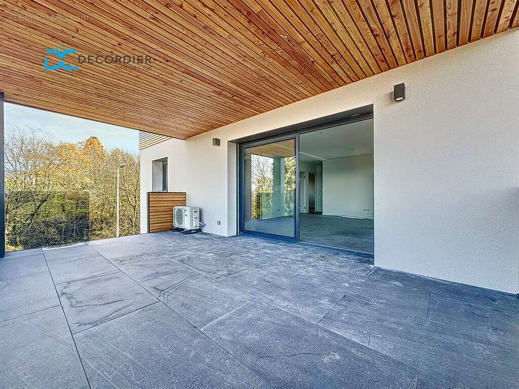 Appartement à NEUVECELLE