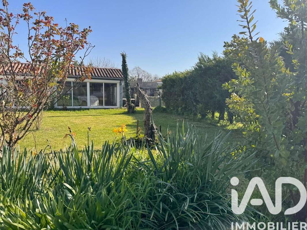 Photo 2 - Maison à VERINES