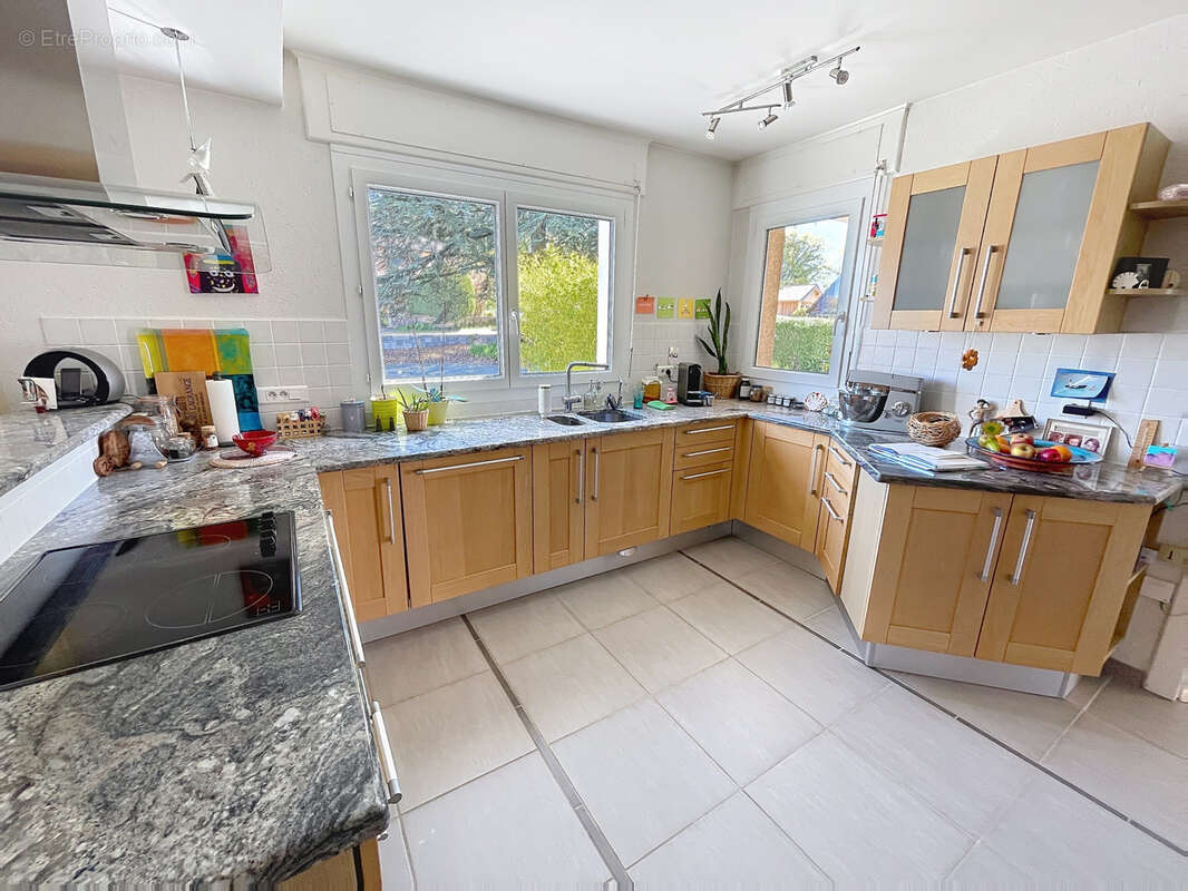 Maison à MONTBOUTON