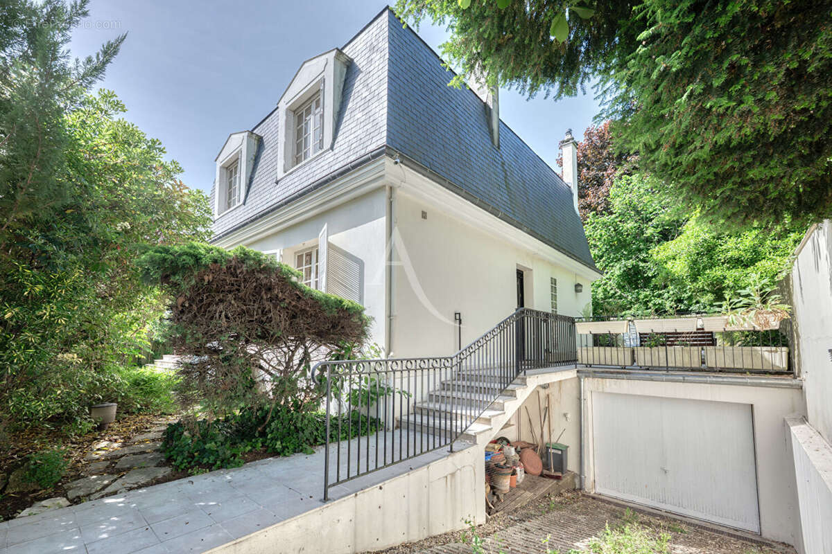 Maison à LE PERREUX-SUR-MARNE