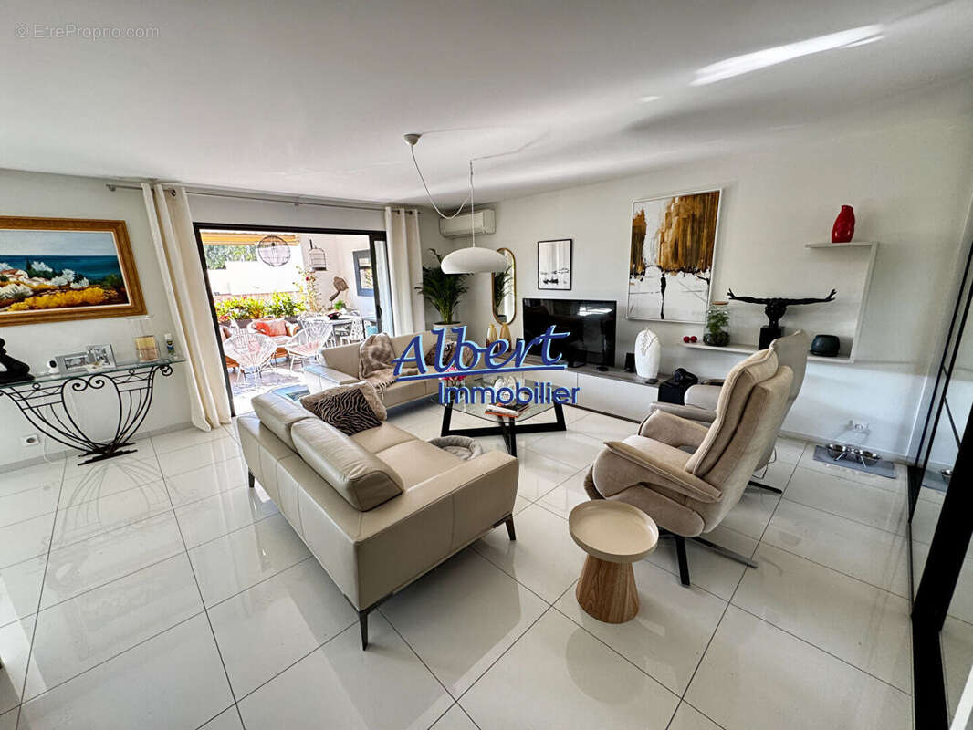 Appartement à SANARY-SUR-MER