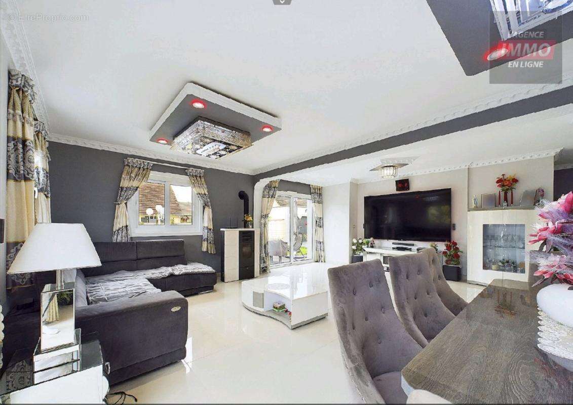 Maison 310 m² à Oissel  - photo 6