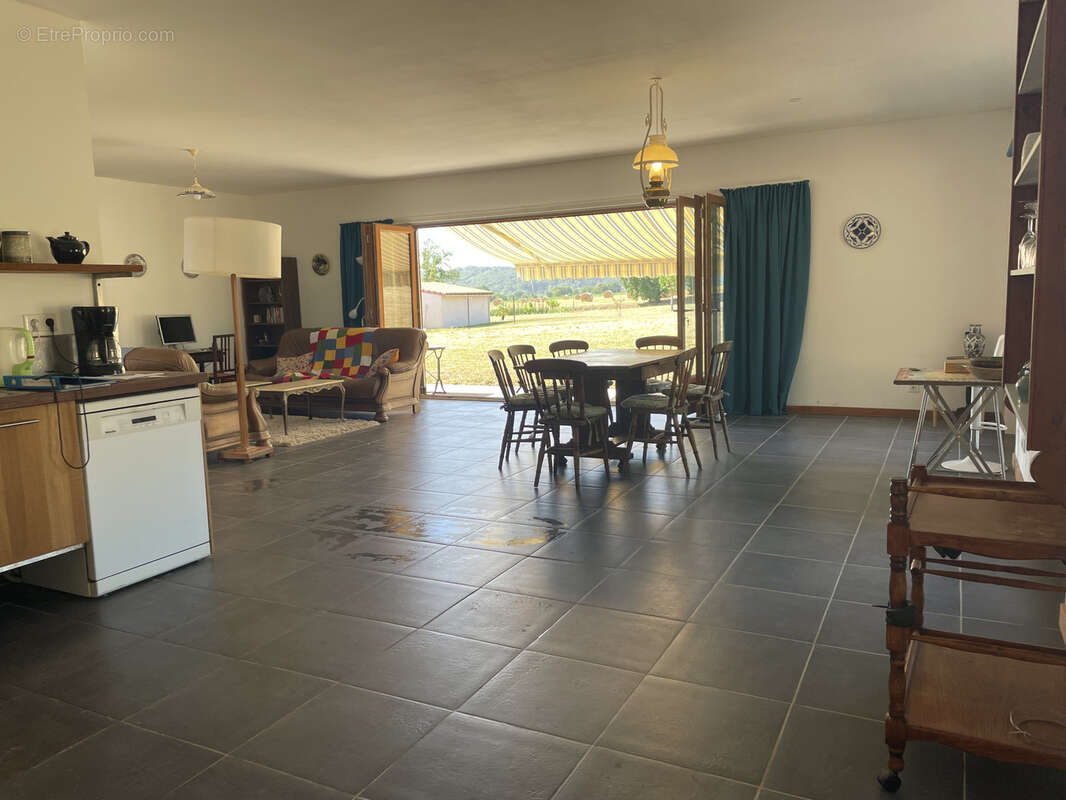 Maison contemporaine de plain-pied construite en 2015    tres économe en énergie   belle vue sur les Pyrénées - photo 20