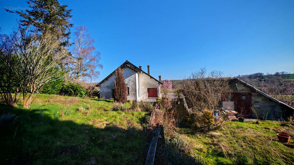 Maison à VICQ-SUR-BREUILH