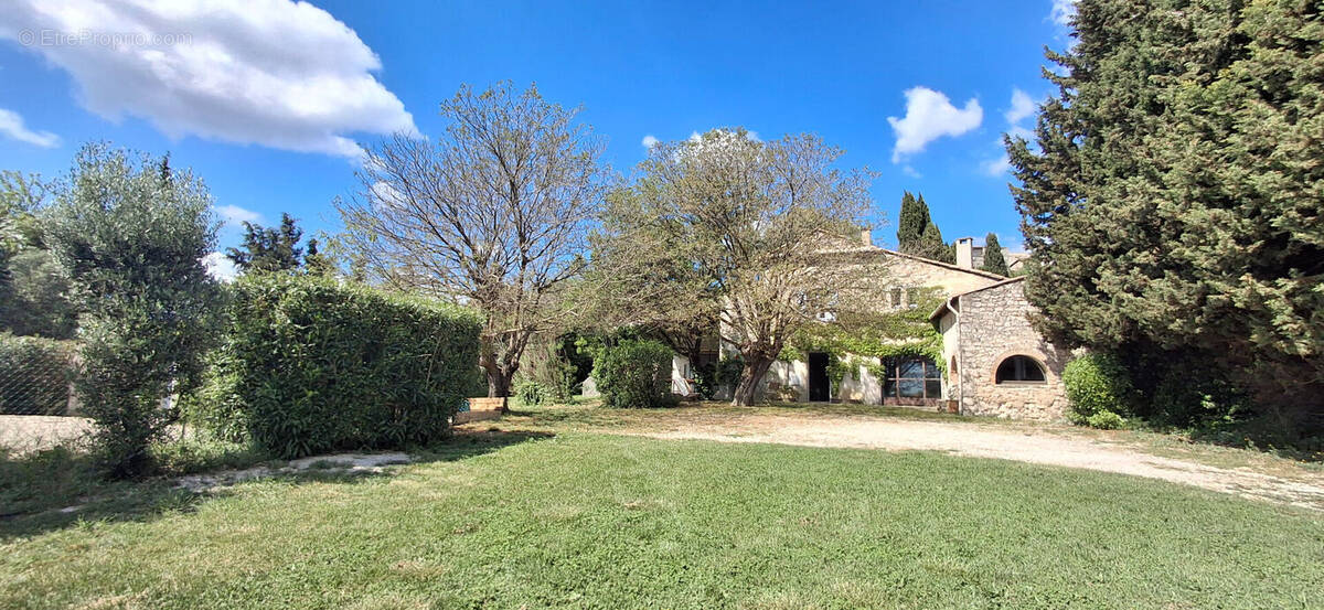 Maison à LA GARDE-ADHEMAR