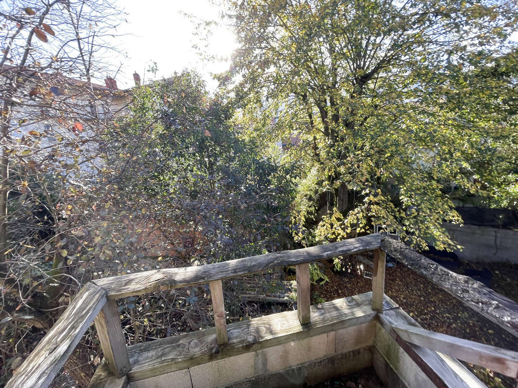 Immeuble mixte 200 m2  au cœur de Villebourbon - photo 6