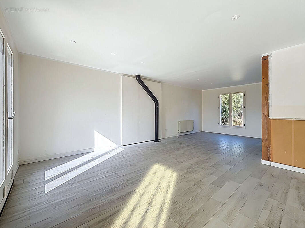 Maison à VILLIERS-SAINT-FREDERIC