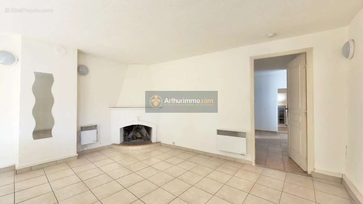 Appartement à PUGET-SUR-ARGENS