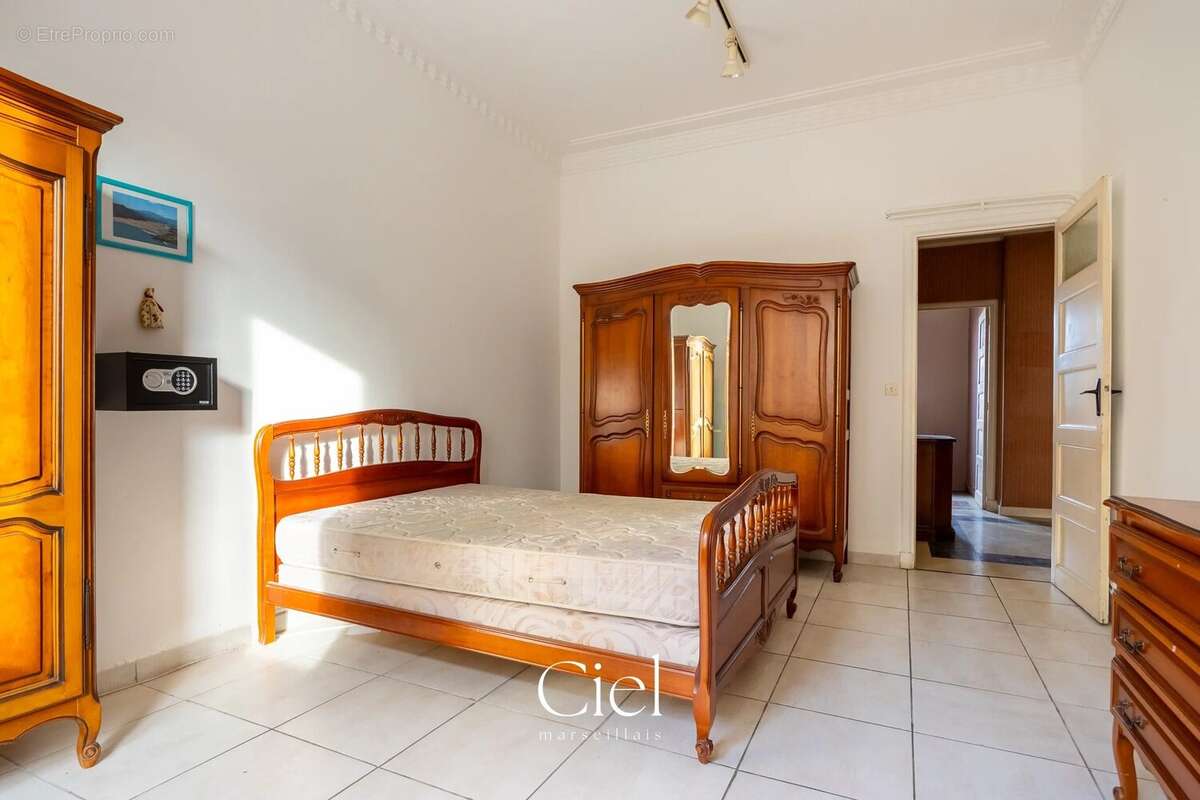 Appartement à MARSEILLE-3E