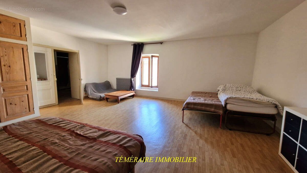 SIROD - Maison mitoyenne de 165m2 - photo 9