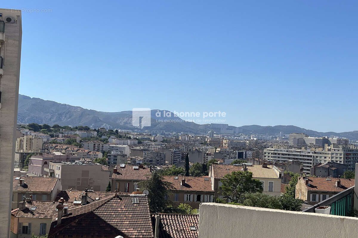 Appartement 70 m² à Marseille-4e  - photo 4