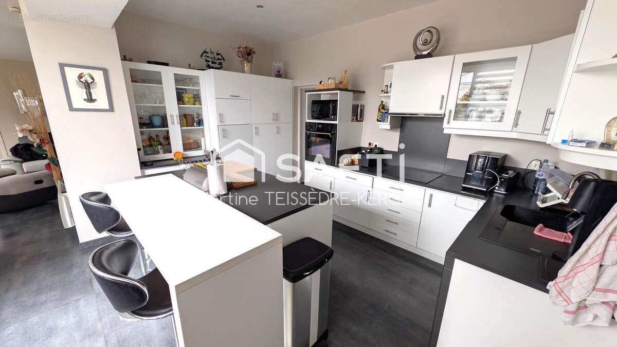 Maison 137 m² à Perros-Guirec  - photo 2