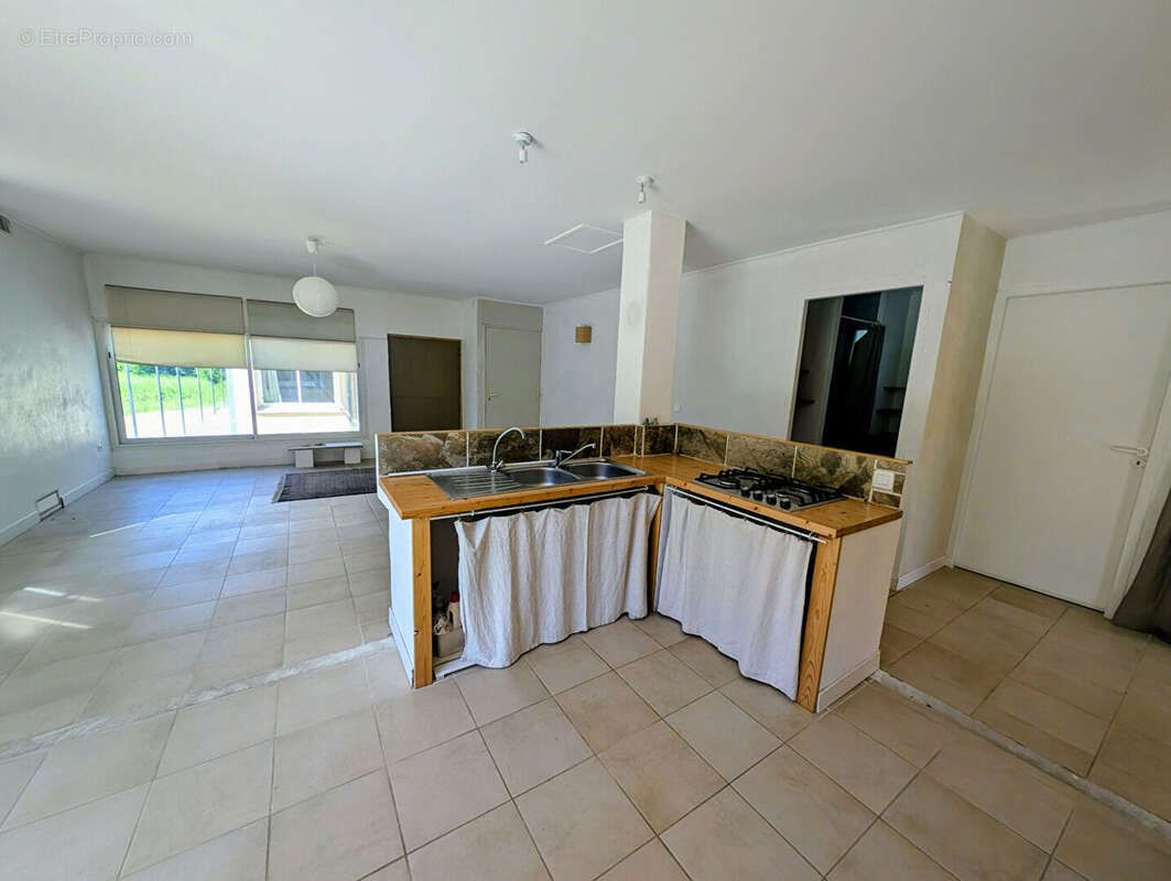 Maison à BOUQUET