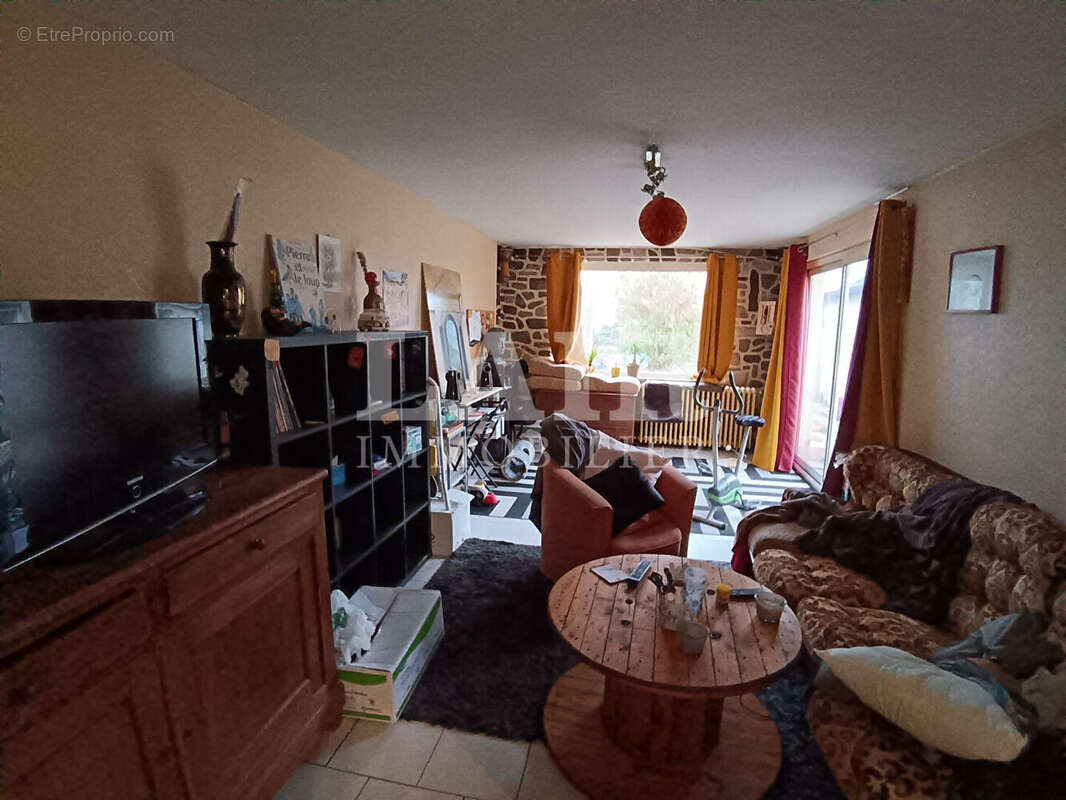 Maison à LE MELE-SUR-SARTHE