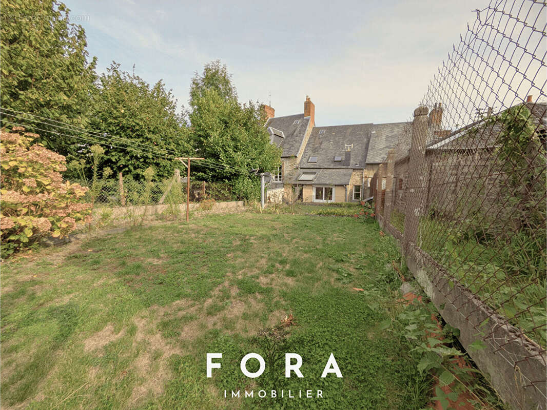 Maison à CONDE-SUR-NOIREAU