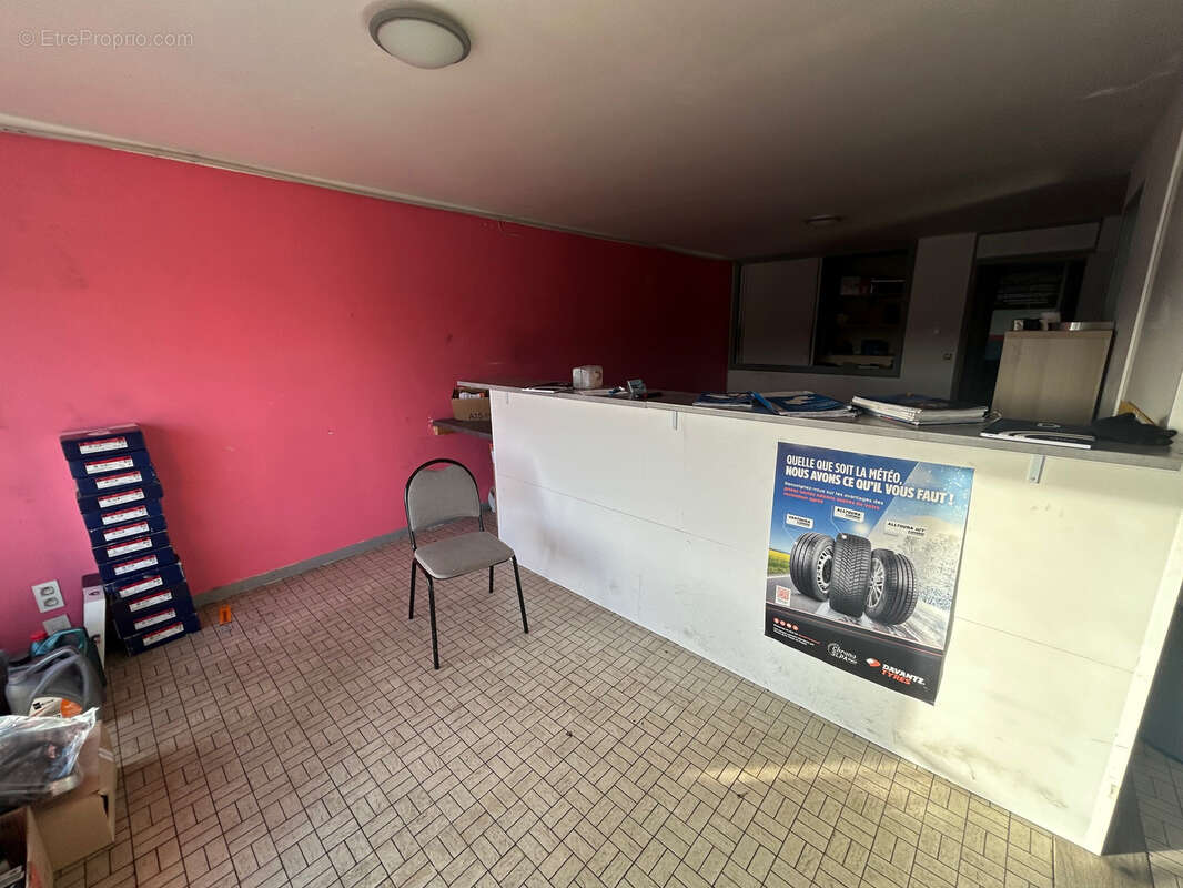 Commerce à DECINES-CHARPIEU