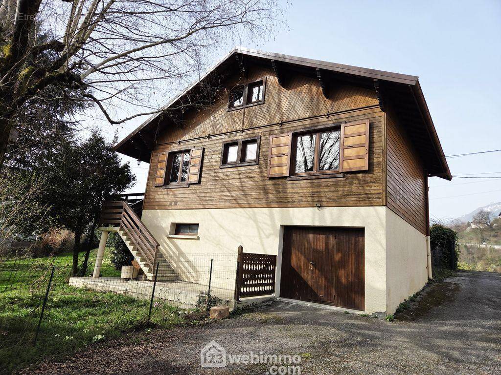 En exclusivité, charmante maison individuelle de 72m² dans le quartier de Saint Sigismond à Albertville. - Maison à ALBERTVILLE