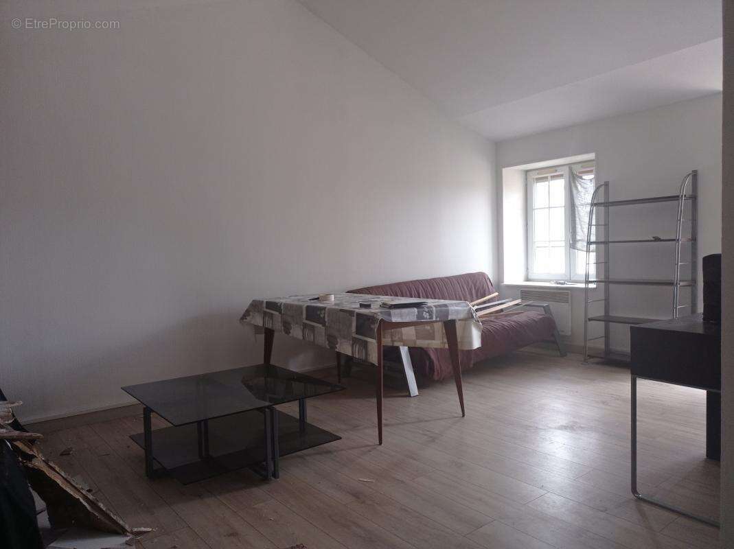 Appartement à BAGNOLS-SUR-CEZE