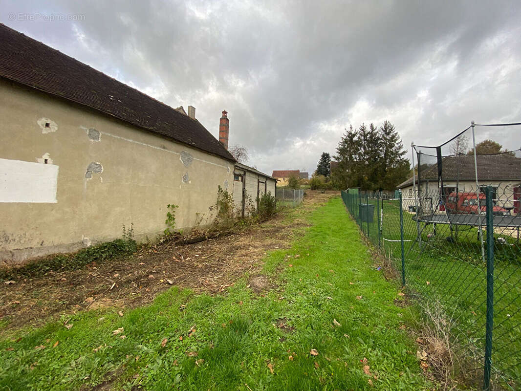Terrain à SAINT-FLORENTIN
