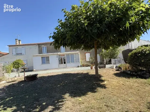 Maison à Vendre à Vendrennes 111 m2 129000€ Frais d'agence inclus - photo 2