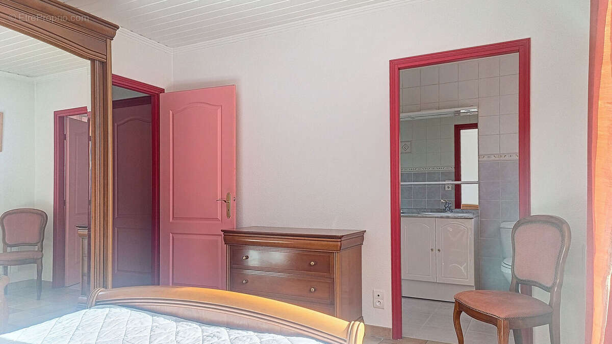 Maison à SAINT-LAURENT-DE-CERDANS