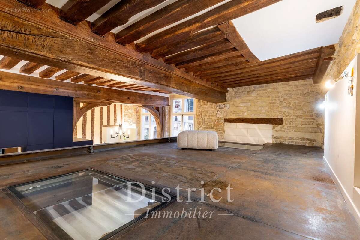 Appartement à PARIS-4E