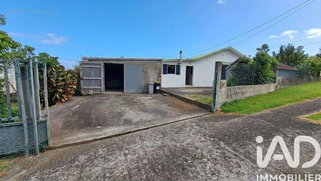 Photo 2 - Maison à SAINT-PIERRE