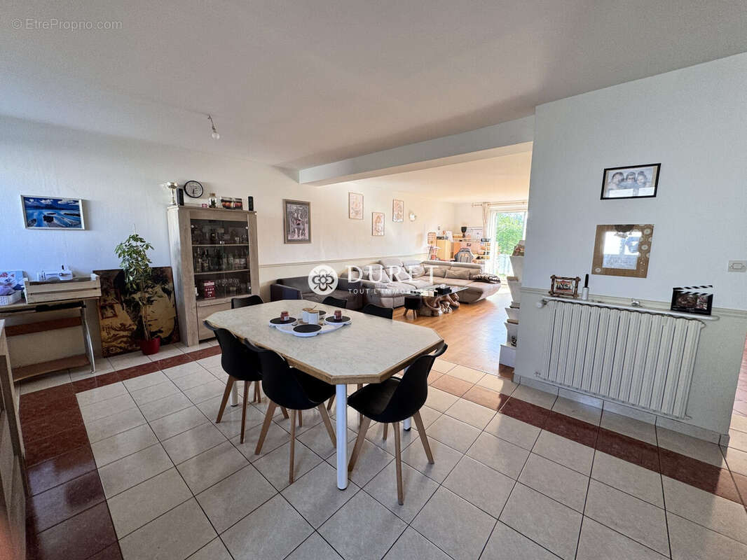 Maison à MONTAIGU