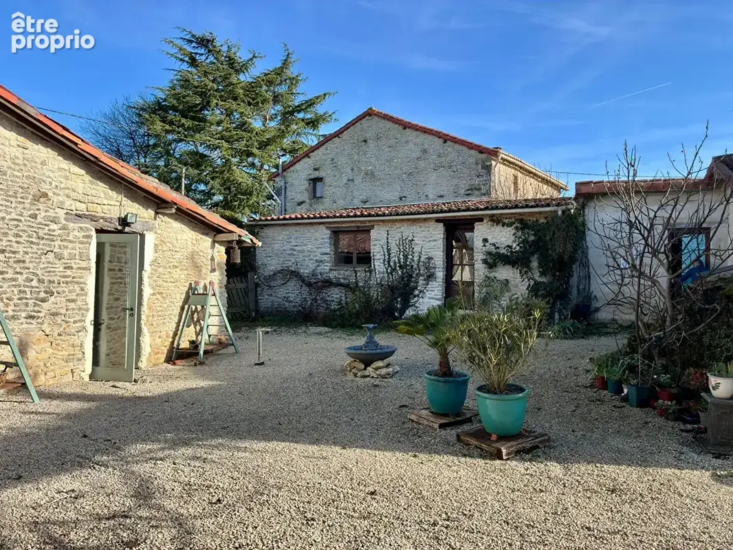 CHARENTE - Proche VERTEUIL-SUR-CHARENTE - Maison et maison d'amis - 13 Pièces - photo 13