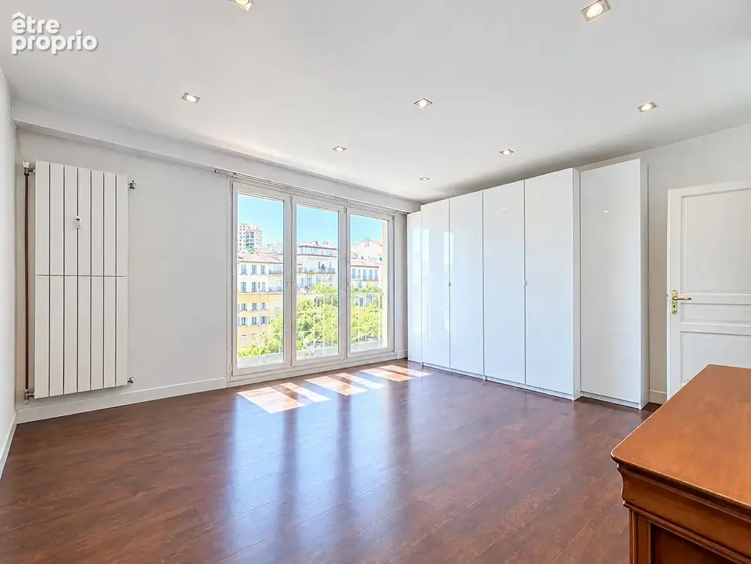 Appartement 133m2, dernier étage, grande terrasse 39m2 et vue dégagée, Marseille 6e - photo 11