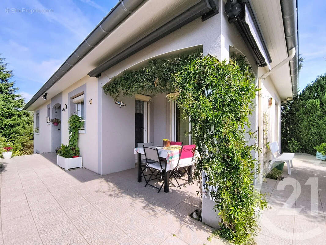 Maison à REVENTIN-VAUGRIS