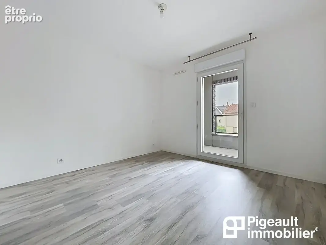 Appartement T2 à vendre - Rennes - Rue d'Antrain - Nord Saint Martin - Balcon - Parking - photo 4