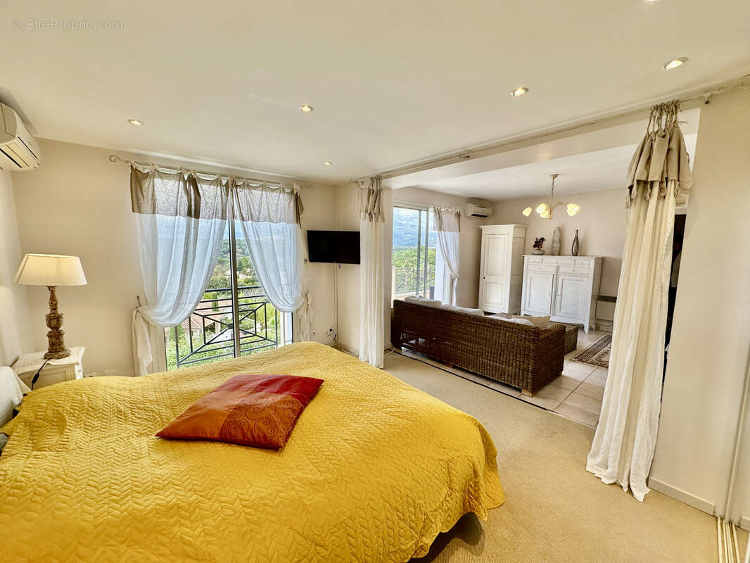 Maison à MOUGINS
