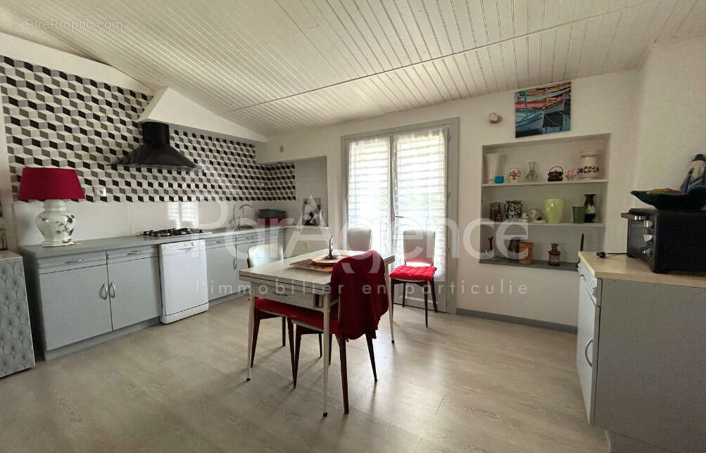 Maison à SAINT-JUST-LUZAC