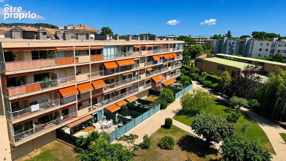 Appartement à MANDELIEU-LA-NAPOULE