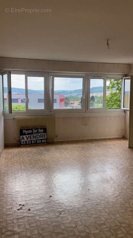 Appartement à rénover de 67 m2 habitables proche centre ville - photo 4