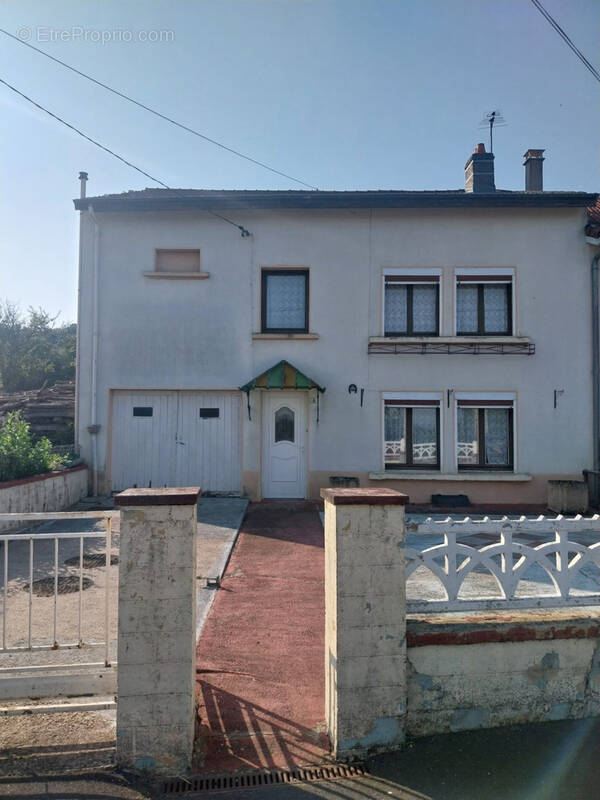 Maison à BACOURT