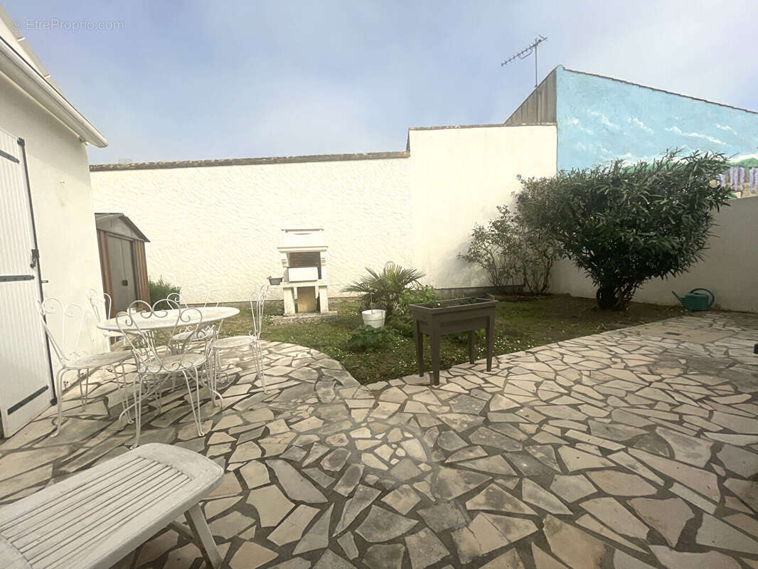 Maison à LA BREE-LES-BAINS